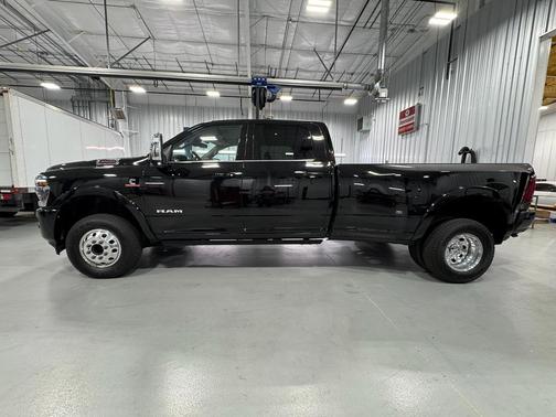 2025 RAM 3500 Limited