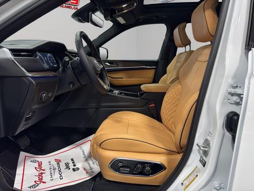 2025 Jeep Grand Cherokee Summit