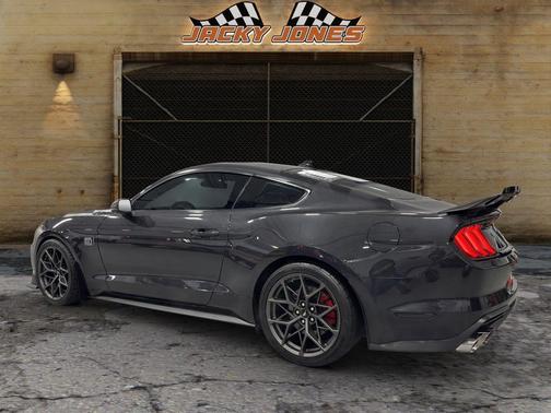 2022 Ford Mustang Mach 1