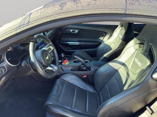 2022 Ford Mustang Mach 1