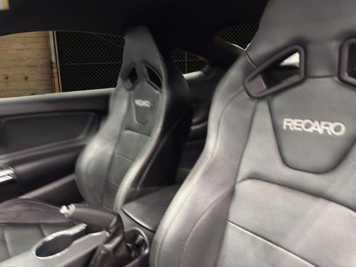 2022 Ford Mustang Mach 1