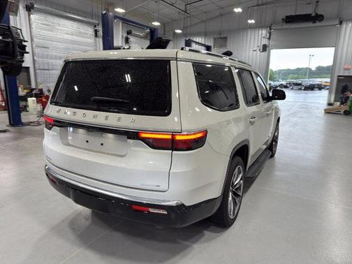 2022 Jeep Wagoneer Series II