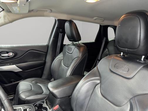 2016 Jeep Cherokee Overland