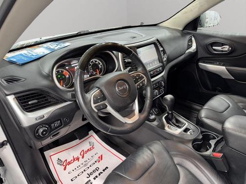 2016 Jeep Cherokee Overland