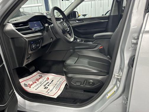 Silver Zynith 2024 Jeep Grand Cherokee 4xe Base