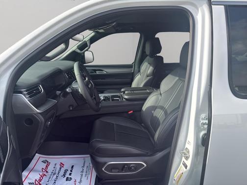 Bright White Clearcoat 2026 Jeep Grand Wagoneer Base