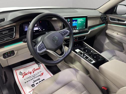 2025 Volkswagen Atlas 2.0T SEL