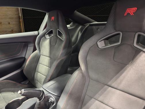 2017 Ford Shelby GT350 Base