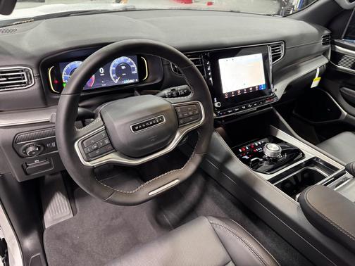 2025 Jeep Wagoneer Series II