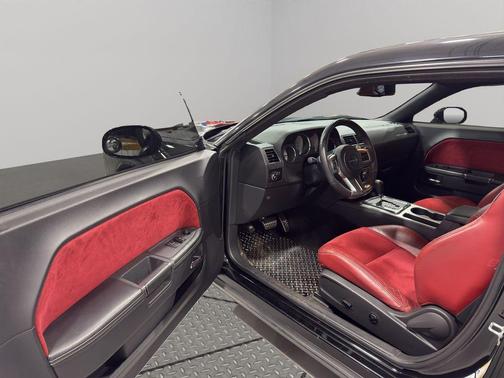 2013 Dodge Challenger SRT8