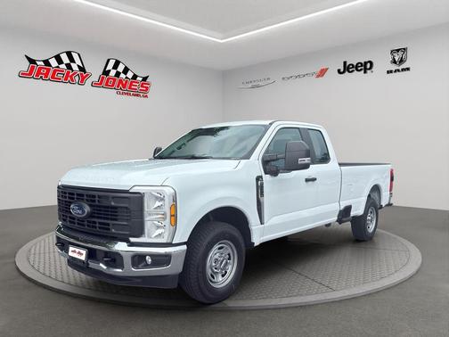 Oxford White 2025 Ford F-250 XL