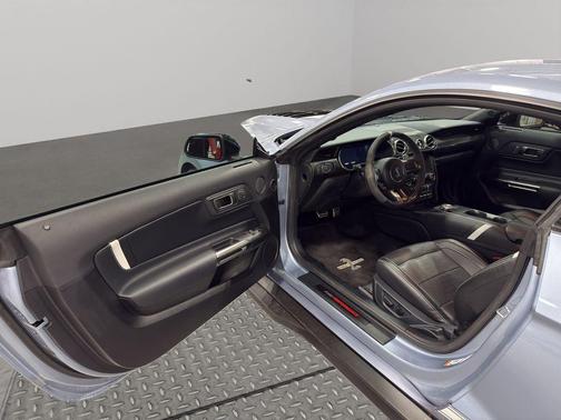 2022 Ford Shelby GT500 Base