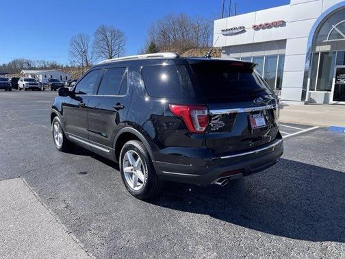 Photo 2 of 26 of 2018 Ford Explorer XLT