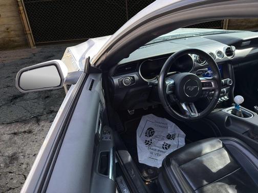 Oxford White 2019 Ford Mustang GT Premium