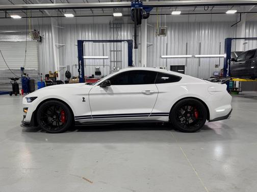 2020 Ford Shelby GT500 Base