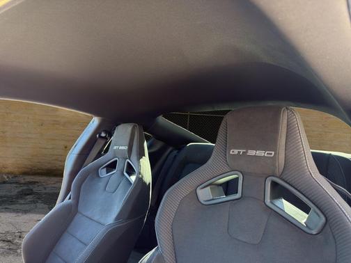 2017 Ford Shelby GT350 Base