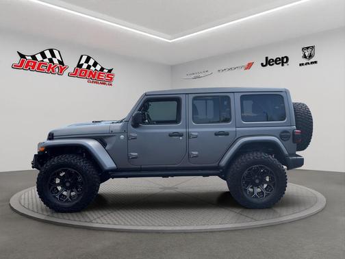 Bright White Clearcoat 2023 Jeep Wrangler Sahara