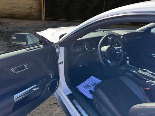 Oxford White 2020 Ford Mustang GT Premium