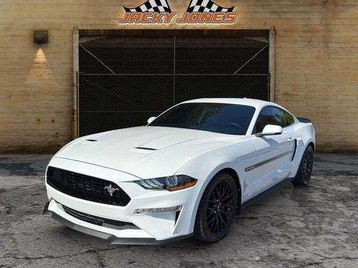 Oxford White 2020 Ford Mustang GT Premium