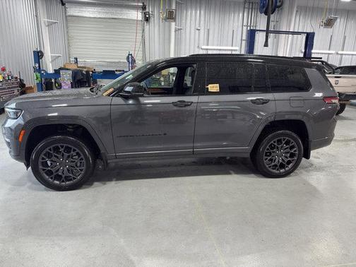 2023 Jeep Grand Cherokee L Summit