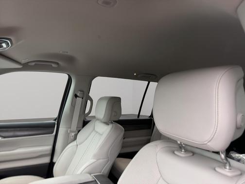 Bright White Clearcoat 2024 Jeep Wagoneer Series II