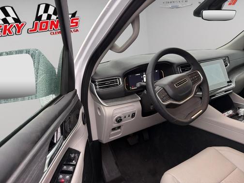 Bright White Clearcoat 2024 Jeep Wagoneer Series II