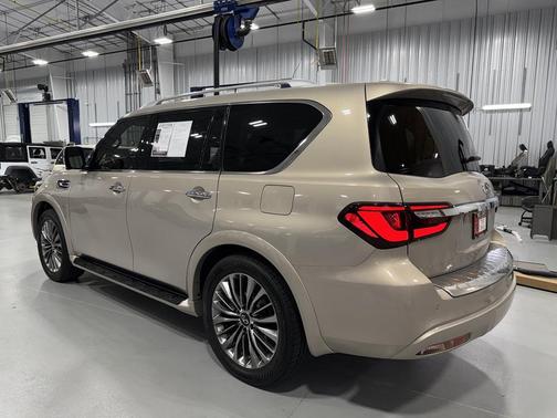 2019 INFINITI QX80 Luxe