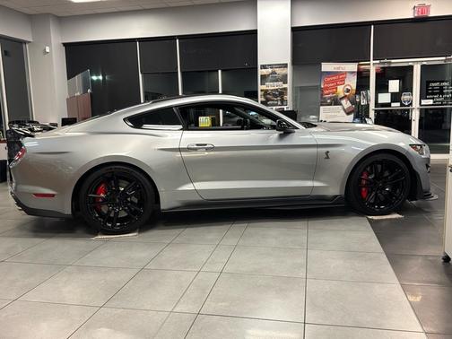 2020 Ford Shelby GT500 Base