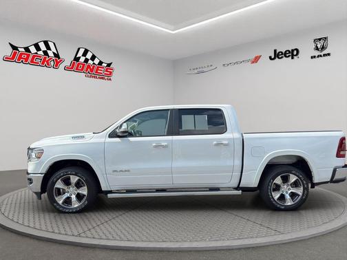 Bright White Clearcoat 2022 RAM 1500 Laramie