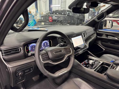 2024 Jeep Wagoneer L Series III