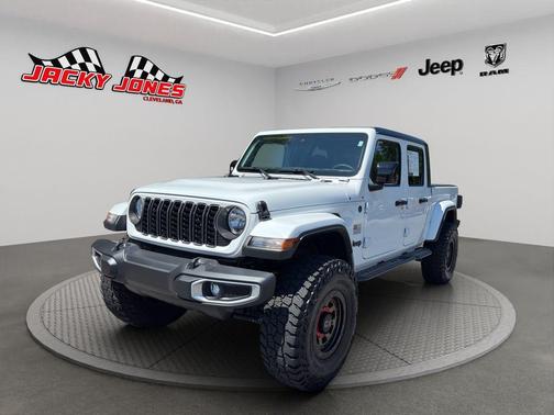 Bright White Clearcoat 2024 Jeep Gladiator Sport