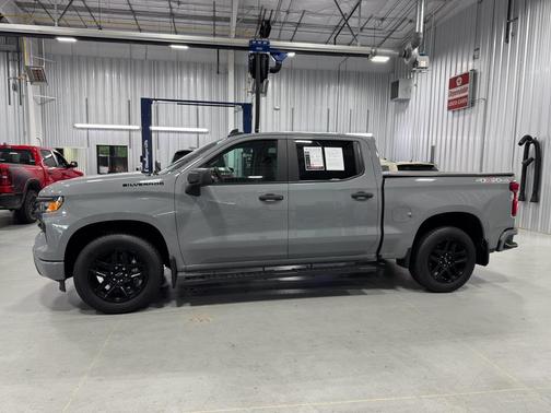 2024 Chevrolet Silverado 1500 Custom