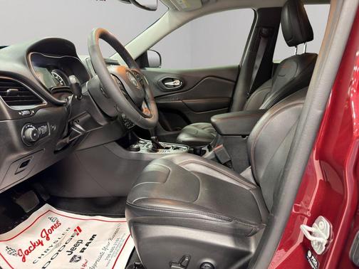 2021 Jeep Cherokee Trailhawk