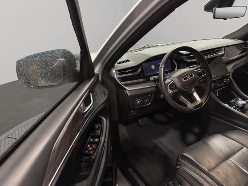 Silver Zynith 2023 Jeep Grand Cherokee 4xe Overland