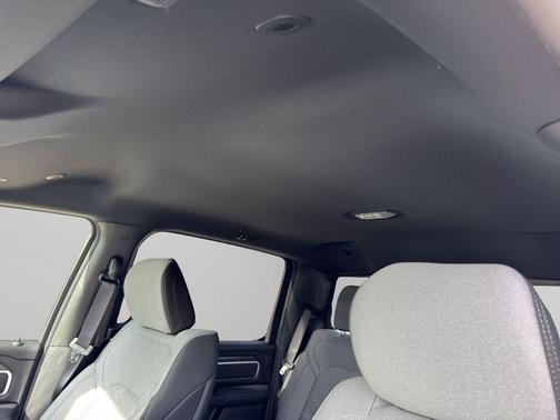 Bright White Clearcoat 2026 RAM 1500 Big Horn