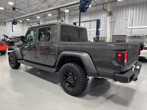 2025 Jeep Gladiator Sport