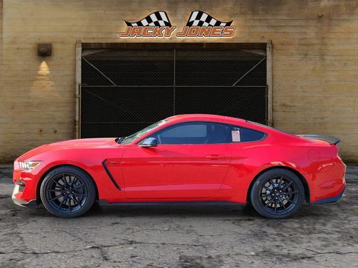 2017 Ford Shelby GT350 Base