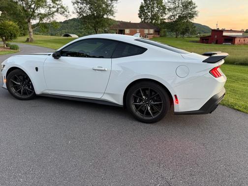 2024 Ford Mustang Dark Horse