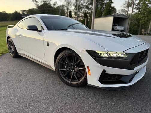 2024 Ford Mustang Dark Horse