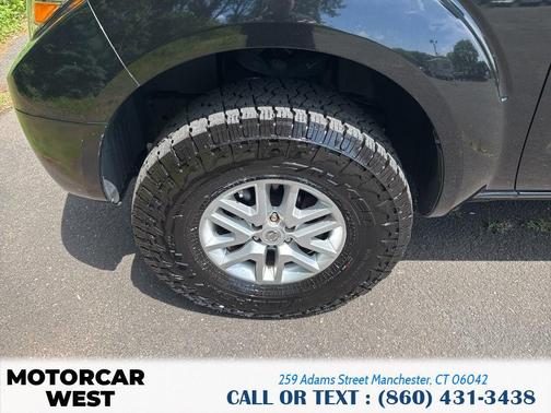 Black 2014 Nissan Frontier SV