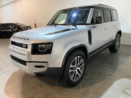 Photo 3 of 32 of 2020 Land Rover Defender 110 SE