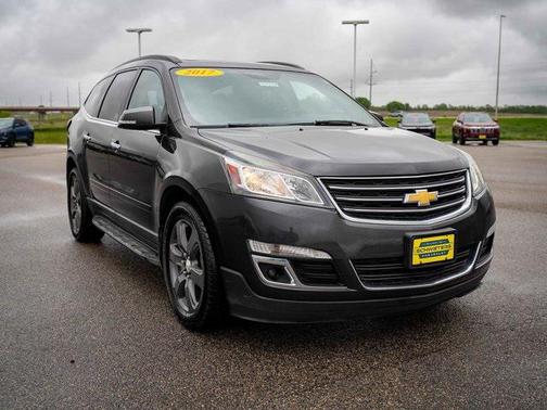 Tungsten Metallic 2017 Chevrolet Traverse 2LT