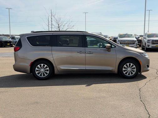 Molten Silver 2017 Chrysler Pacifica Touring-L