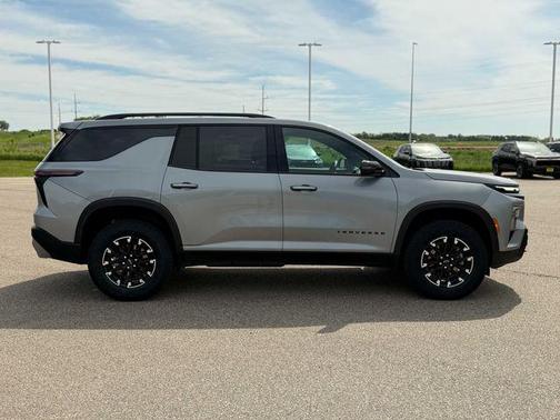 Sterling Gray Metallic 2024 Chevrolet Traverse AWD Z71