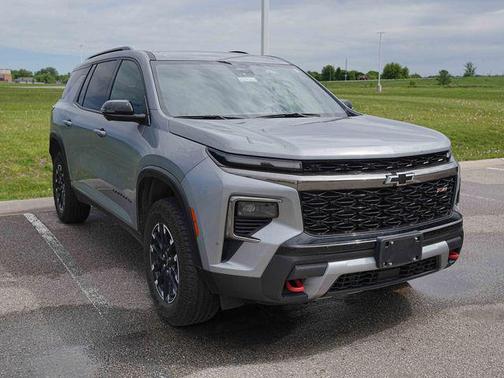 Sterling Gray Metallic 2024 Chevrolet Traverse AWD Z71