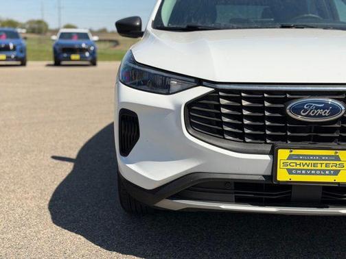 Oxford White 2025 Ford Escape Active