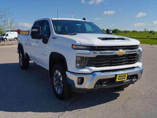 Summit White 2026 Chevrolet Silverado 3500 LT