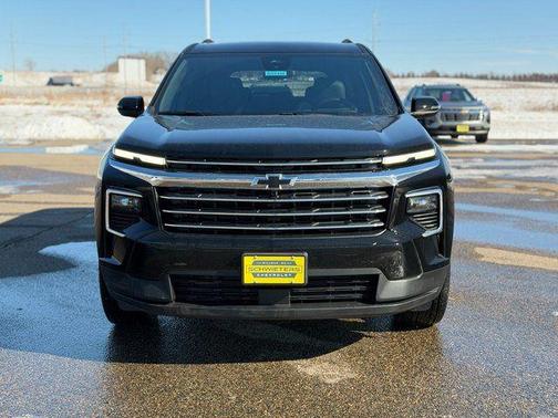 Mosaic Black Metallic 2026 Chevrolet Traverse LT