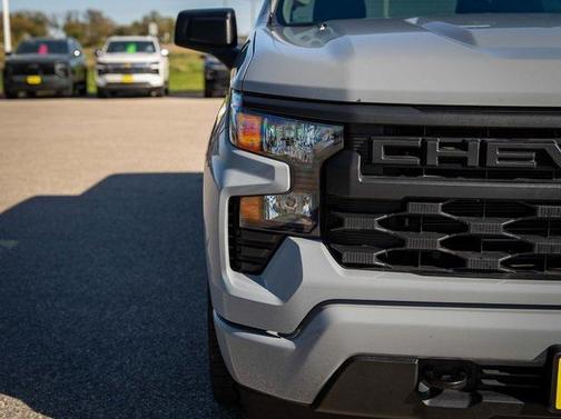 2025 Chevrolet Silverado 1500 Custom