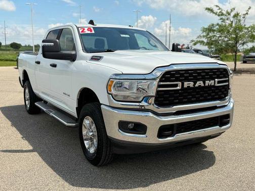 Bright White Clearcoat 2024 RAM 2500 Big Horn Crew Cab 4x4 6'4' Box